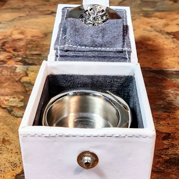 PartyLite Chrome Candle Holder With 4- Wall Casting Light Designs • - Picture 5 of 7